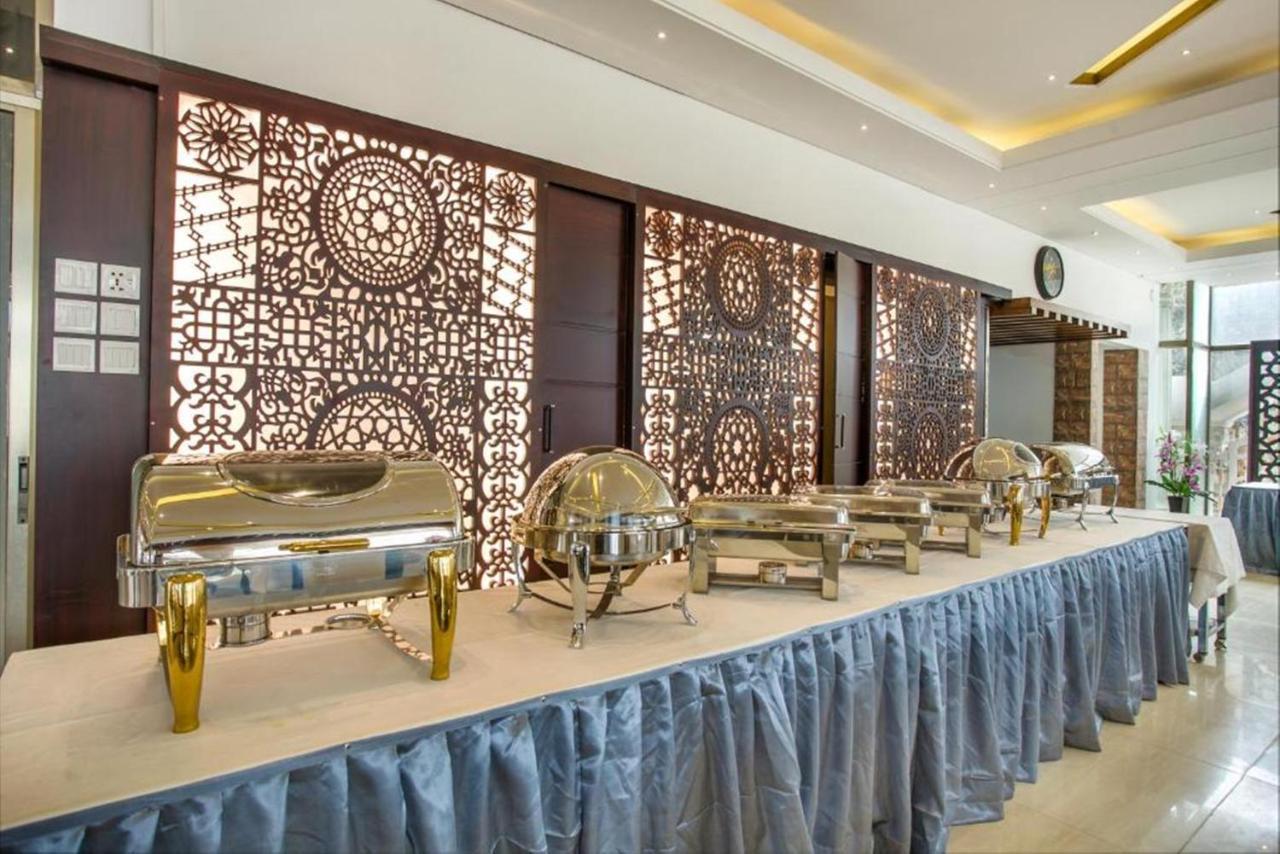White Palace Hotel Dhaka Exterior photo